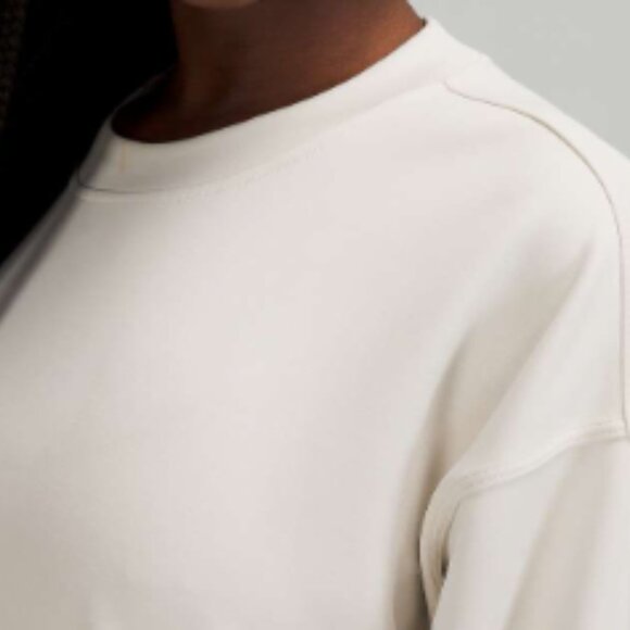 (6304) LULULEMON Perfectly Oversized Cropped Crew *Softstreme™ White Opal Sz 6 - Picture 3 of 6